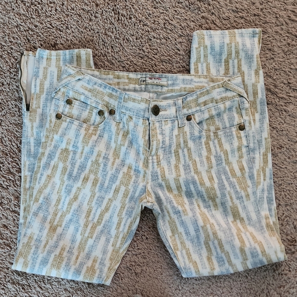 Free People Boho Cropped Zipper Skinny Jeans Womens Size 26 Festival Minimalist - Picture 3 of 9